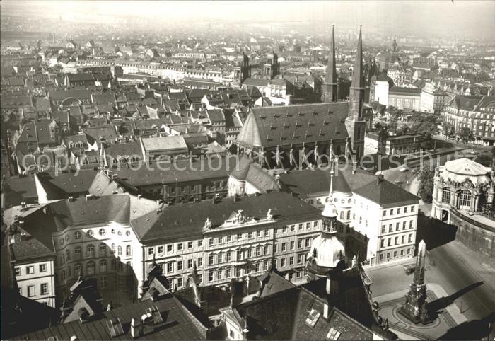 DRESDEN Elbe Blick vom Schlossturm auf Taschenbergpalais und Sophienkirche