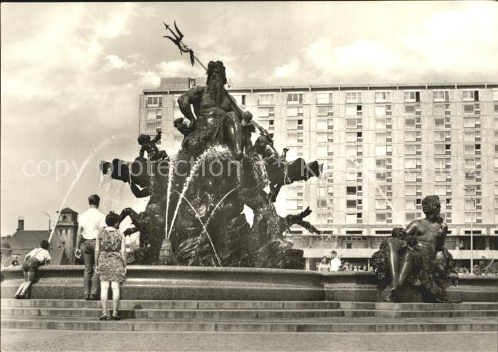 BERLIN  CITY Neptun Brunnen