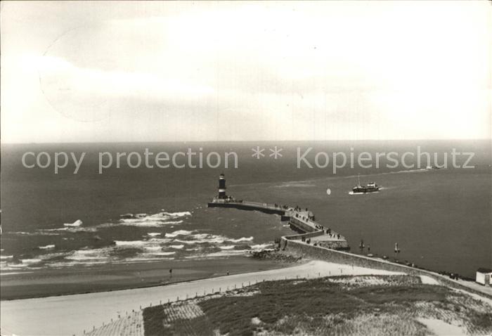 Rostock-Warnemuende Mole mit Leuchtturm