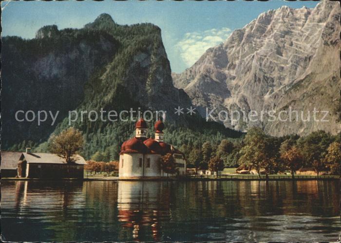 BERCHTESGADEN Bayern St. Bartholomae mit Hachelkoepfen und Watzmann Ostwand