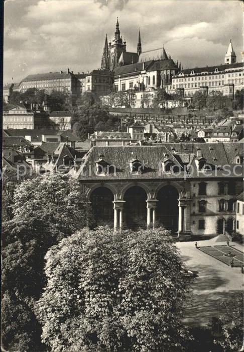 Praha Prahy Prague Prager Burg vom Valdsteingarten