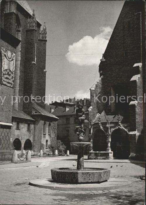 Krakow Krakau Studzienka na placu Mariackim St Marienplatz