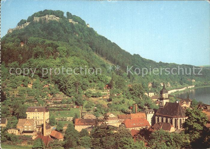 Koenigstein Saechsische Schweiz Ortsansicht mit Kirche mit Blick zur Festung