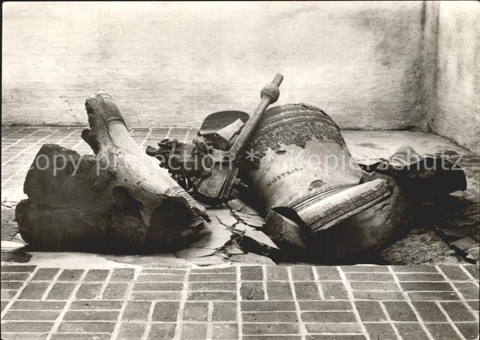 Kirchenglocke Churchbell Cloche Eglise LuebecK Marienkirche Zerstoerte Glocken 1