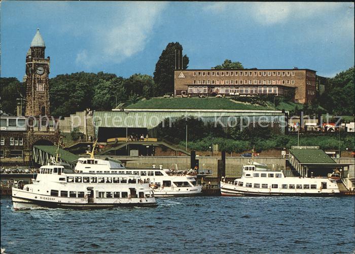 HAMBURG  CITY Jugendherberge mit Personenschiffen