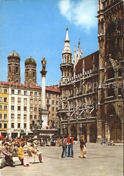 Muenchen Bayern Marienplatz Mariensaeule Rathaus Frauenkirche