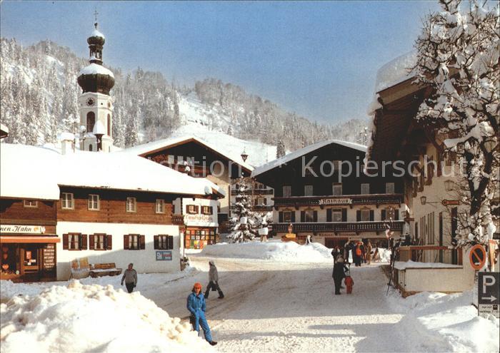 Reit Winkl Rathausplatz mit Pfarrkirche