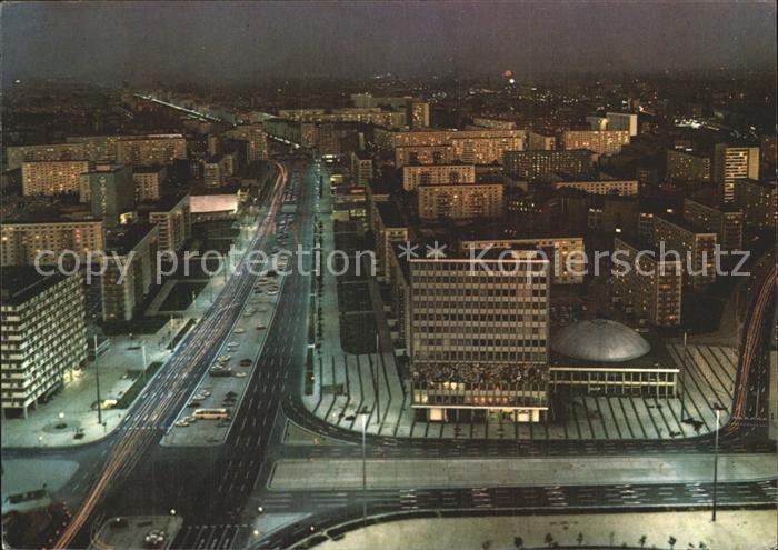 BERLIN  CITY bei Nacht Blick vom Interhotel Stadt Berlin auf Karl Marx Allee