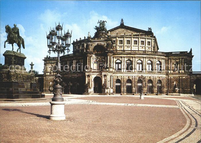 DRESDEN Elbe Semperoper Theaterplatz Kandelaber