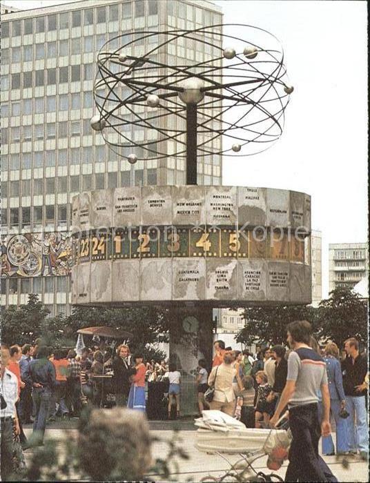 Berlin Weltzeituhr und Haus des Lehrers