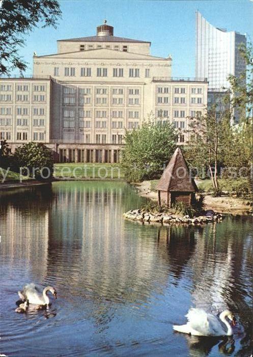 LEIPZIG Sachsen Schwanenteich mit Oper