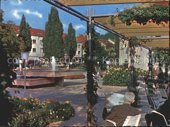 Bad Orb Salinenplatz Strassencafe Brunnen