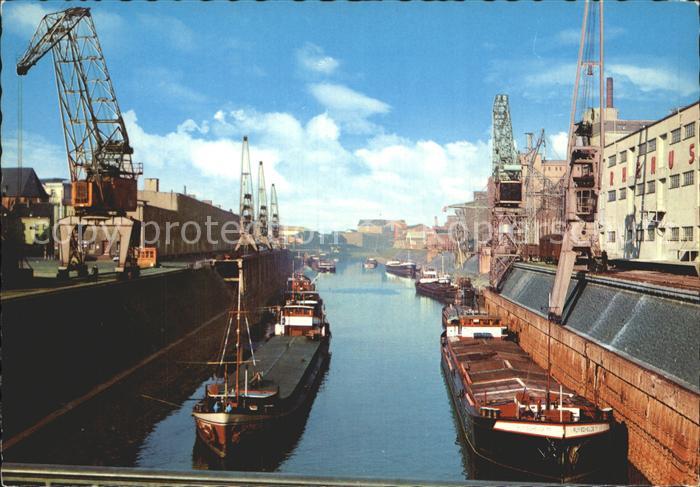 Neuss Hafenpartie Frachtschiffe