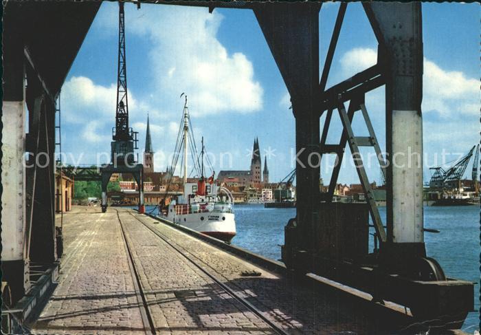 LueBECK  CITY Hafen