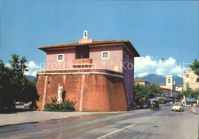 Forte dei Marmi Piazza Garibaldi