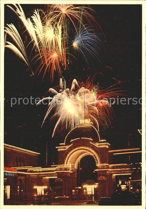 Kopenhagen Eingang zum Tivoli mit Feuerwerk