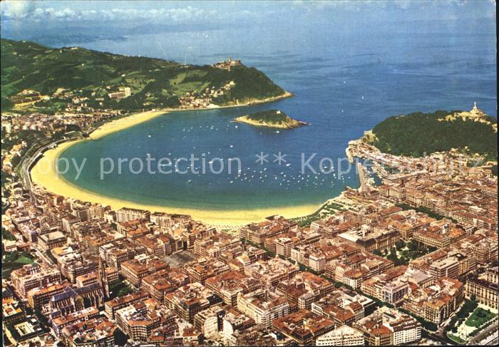 San Sebastian  Pais Vasco ES Fliegeraufnahme mit Strand