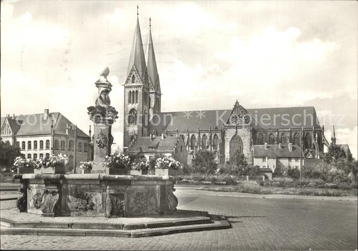 Halberstadt Dom mit Holzmarktbrunnen