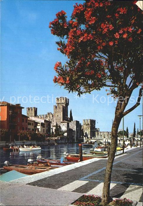 Sirmione Lago di Garda Lago di Garda Gardasee Schloss castello