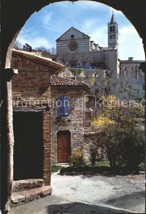 Assisi Umbria La Basilica di Santa Chiara da via Moiano