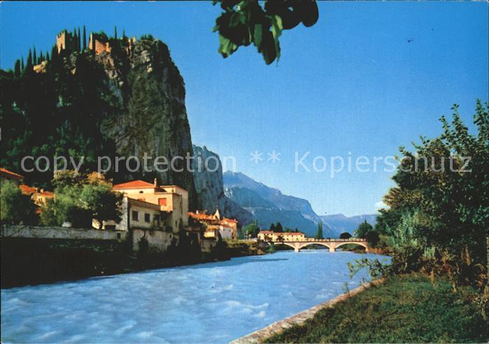 Arco Trentino fiume Sarco e castello Sarca Fluss und Schloss