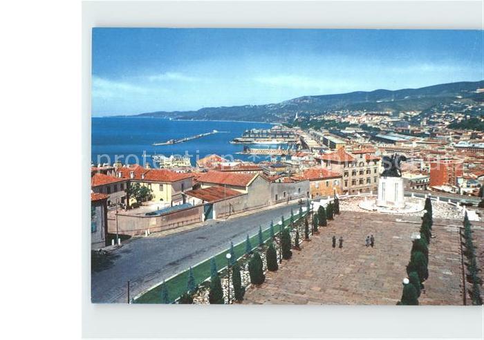 Trieste Denkmal der fuers Vaterland Gefallene
