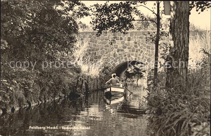 Feldberg Mecklenburg Seerosen Kanal Boot Bruecke