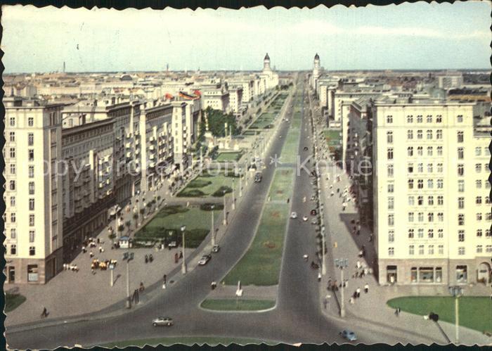 BERLIN  CITY Stalinallee Richtung Osten