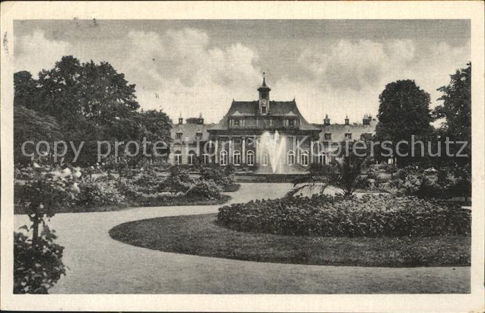 Pillnitz Park Schloss