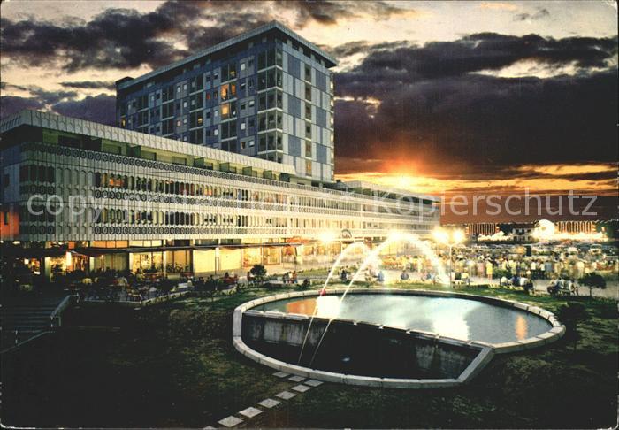 Lignano Brunnen bei Nacht