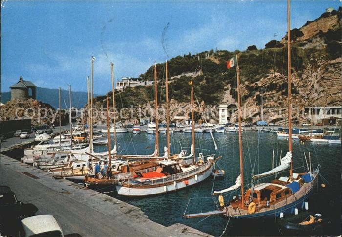 ALAssIO Savona Liguria IT Der Hafen