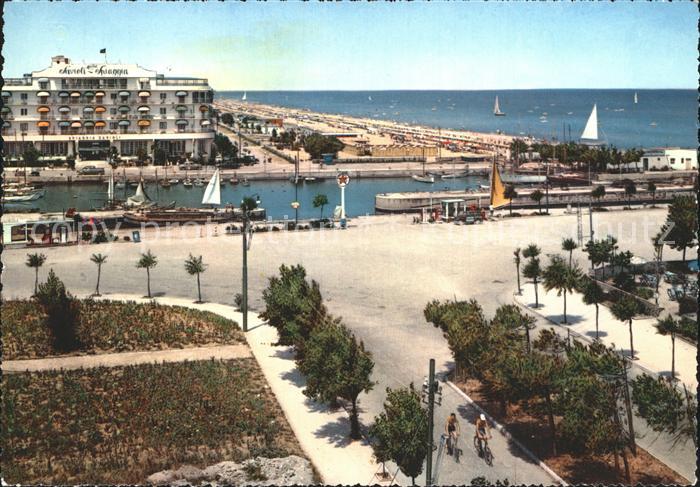 Riccione Strand Hafen