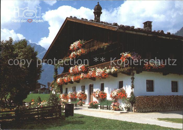 Achensee Hof im Blumenschmuck