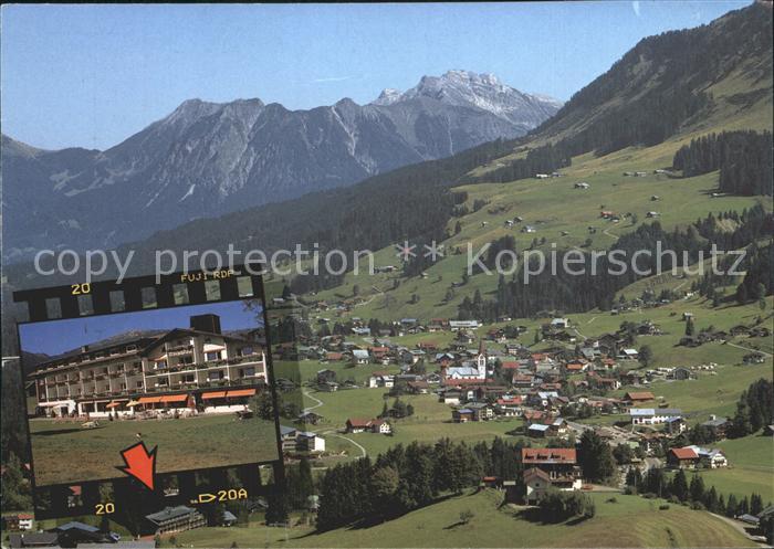 Riezlern Kleinwalsertal Vorarlberg Gesamtansicht mit Alpenpanorama Hotel Montana