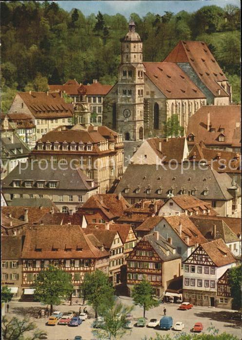 Schwaebisch Hall Mittelalterlicher Stadtkern Haalplatz Rathaus Michaelskirche