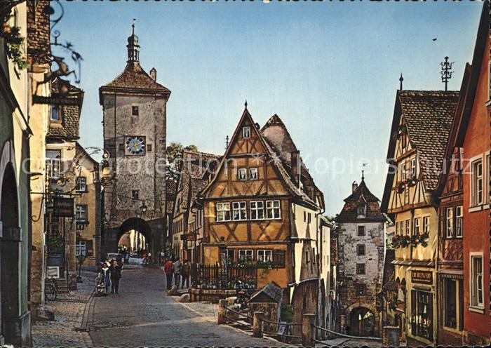 Rothenburg Tauber Partie am Ploenlein Torbogen Fachwerkhaeuser Altstadt