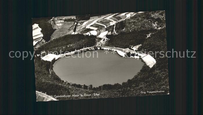 Daun Eifel Gemuendener Maar Fliegeraufnahme