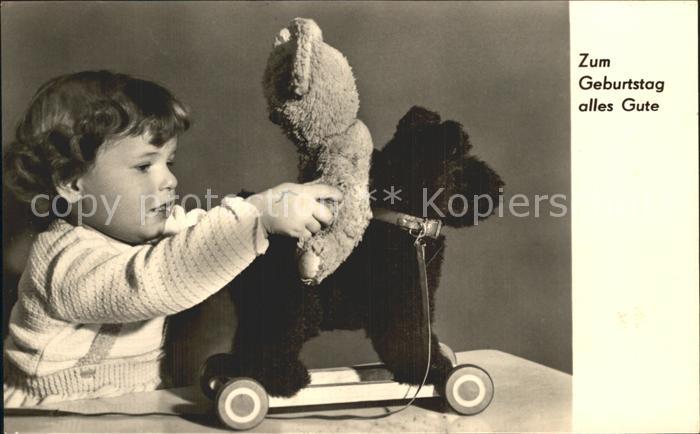 Kinderspielzeug Teddybaer Kind Geburstag
