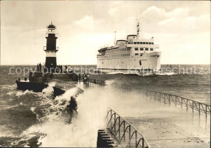 Faehre Ferry Bac Traghetto-- Warnemuende Leuchtturm