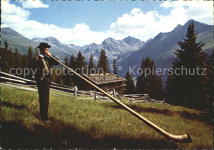 Alphorn Alphornblaeser Buendner-Bergen Clavadeleralp ob Davos