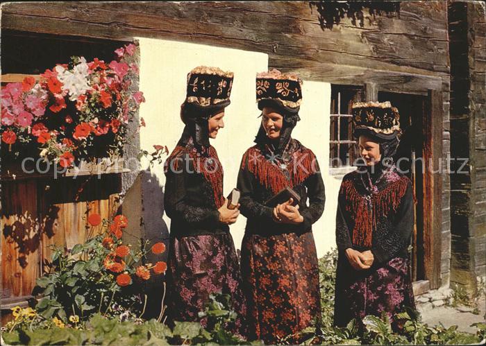 Trachten Schweiz Trachtenfrauen Saas-Tal