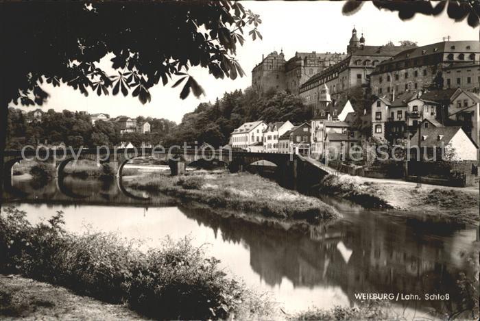 Weilburg Uferpartie an der Lahn Bruecke Schloss