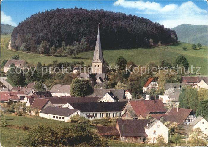 Stockum Sauerland Ortsansicht mit Kirche Luftkurort
