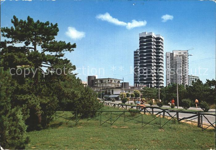 Lignano Pineta Scorcio panoramico Hochhaeuser