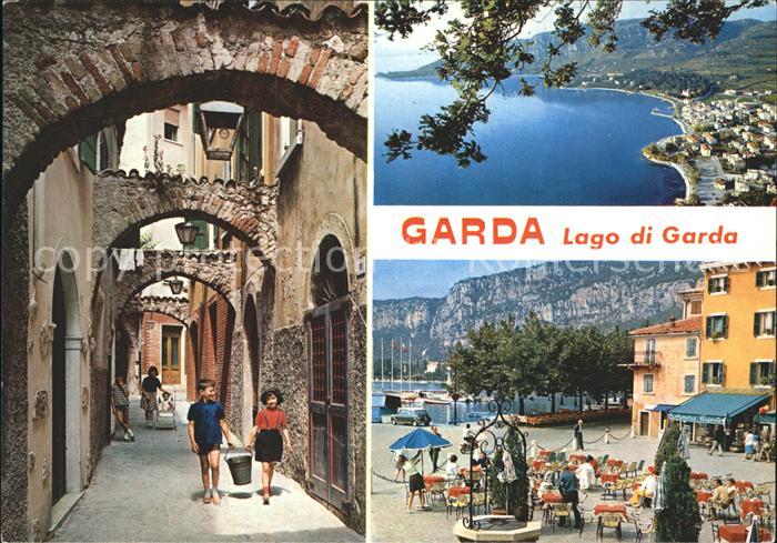 Garda Lago di Garda Gasse Platz Strassencafe Panorama Gardasee