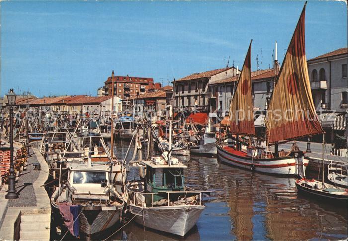 Cesenatico Porto Canale Kanal Hafen Fischerboote