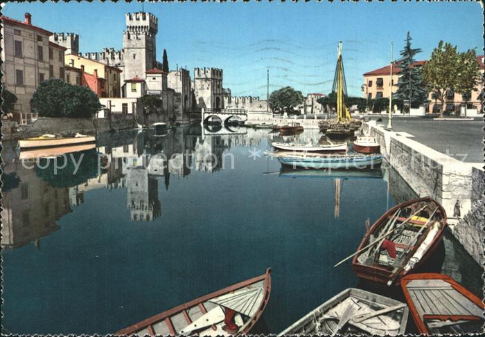 Sirmione Lago di Garda Castello Schloss Hafen Uferpromenade Gardasee