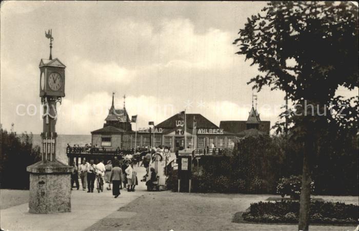 Ahlbeck Ostseebad Promenade mit Seebruecke
