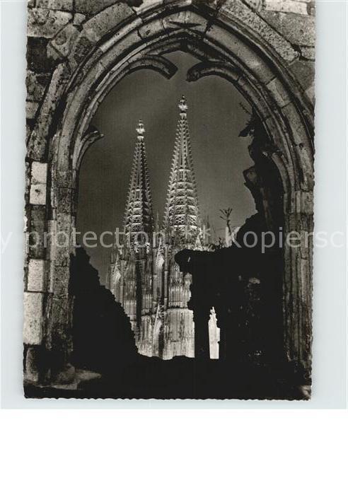 Koeln Rhein Dom in Festbeleuchtung