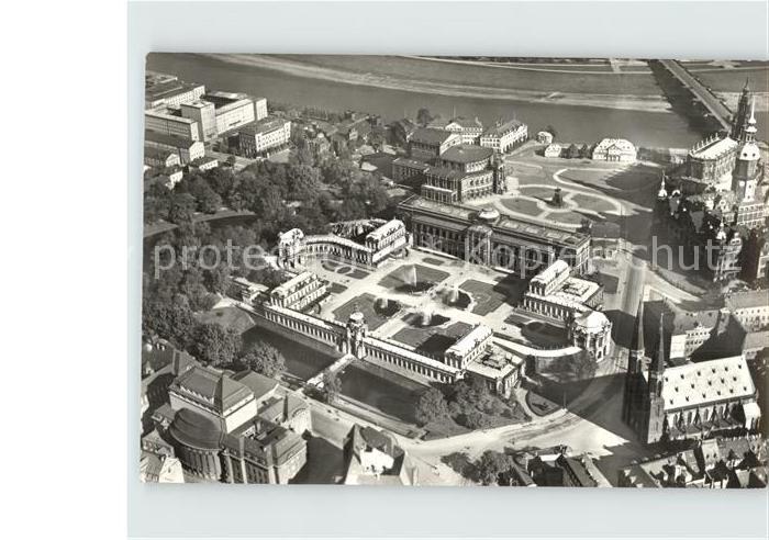 DRESDEN Elbe Fliegeraufnahme Zwinger und Theaterplatz